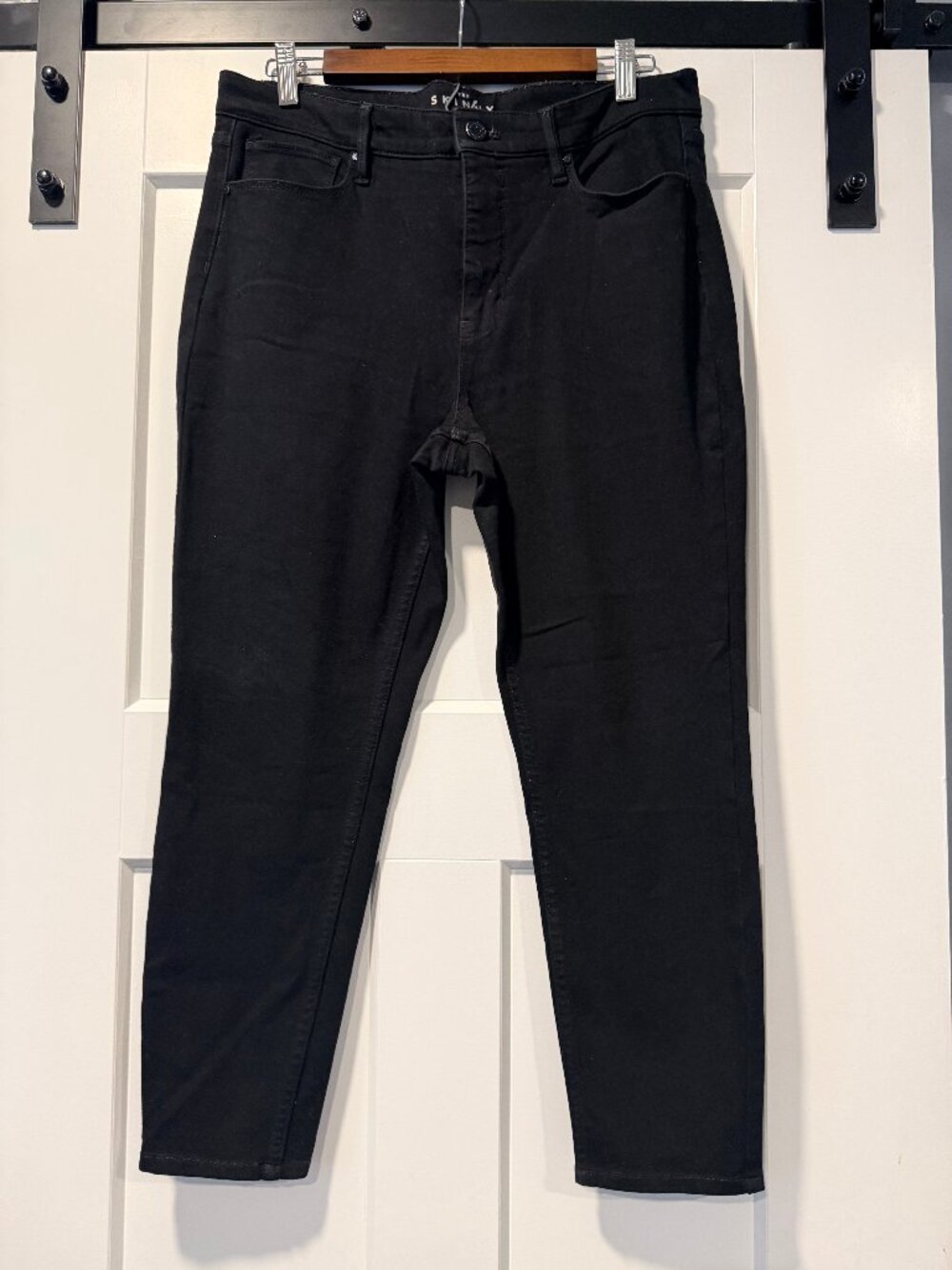 White House Black Market 5-Pocket Black Denim Skinny Ankle Stretch Jeans
